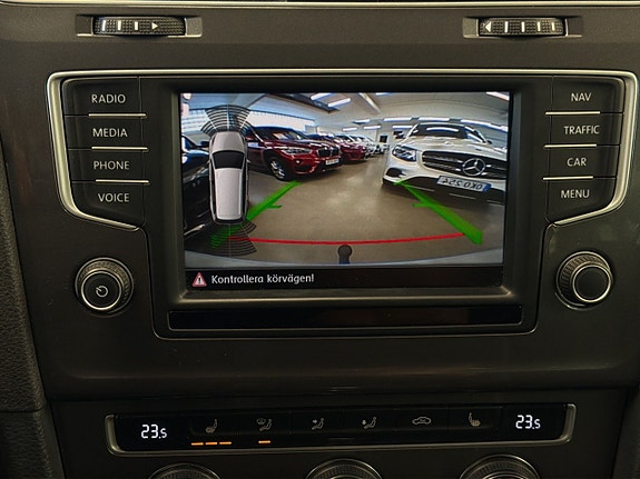 Volkswagen Golf Alltrack 22 of 25