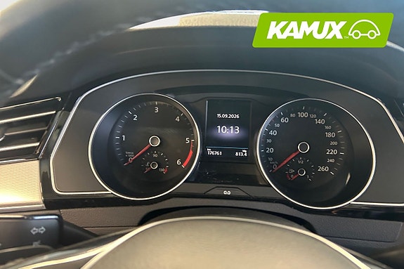 Volkswagen Passat Alltrack 12 of 26
