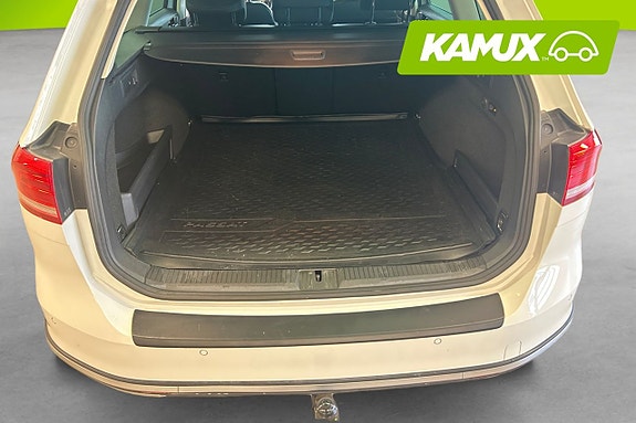 Volkswagen Passat Alltrack 16 of 26