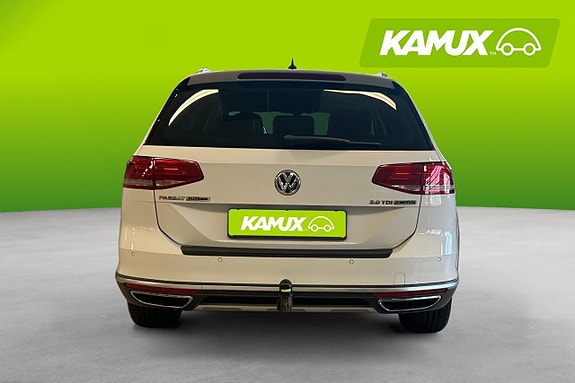 Volkswagen Passat Alltrack 5 of 26
