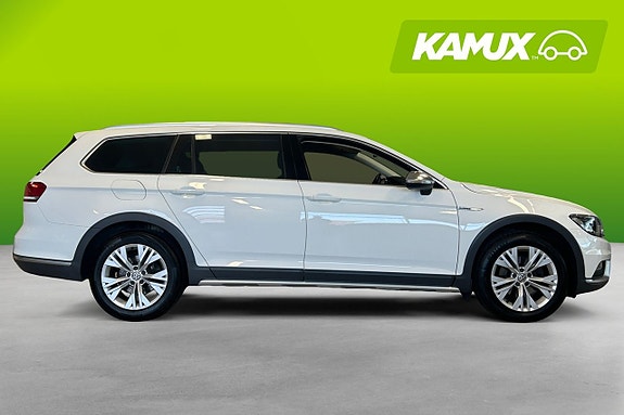 Volkswagen Passat Alltrack 2 of 26