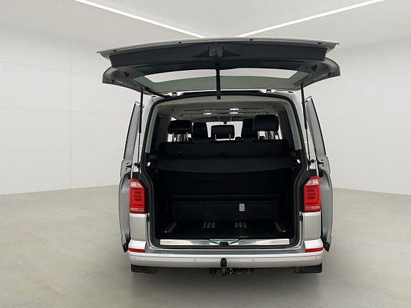 Volkswagen Multivan 13 of 30