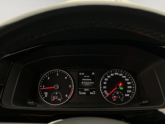 Volkswagen Multivan 20 of 30