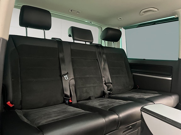 Volkswagen Multivan 27 of 30
