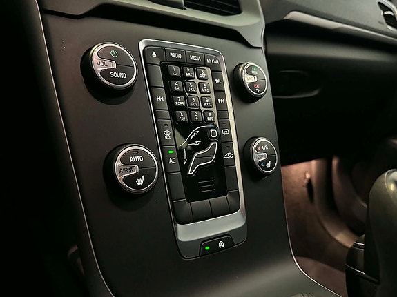 Volvo V40 23 of 28