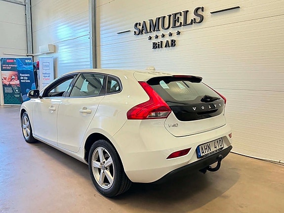 Volvo V40 4 of 28