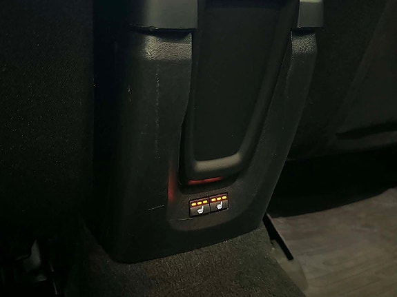 Volvo V40 26 of 28