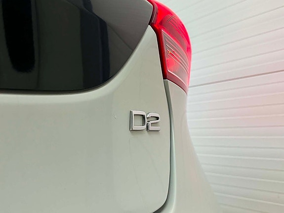 Volvo V40 8 of 28