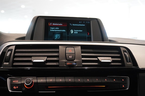 BMW 120i 7 of 12