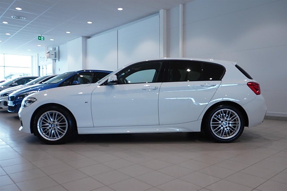 BMW 120i 3 of 12