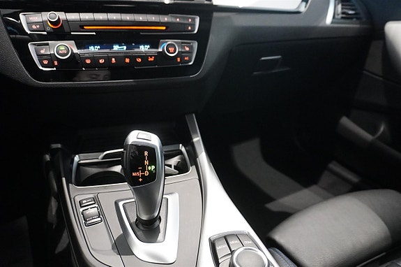 BMW 120i 9 of 12
