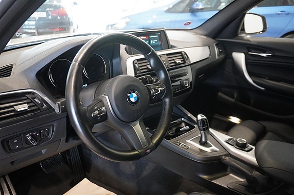 BMW 120i 2 of 12
