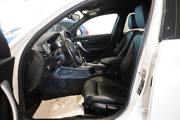 BMW 120i 5 of 12