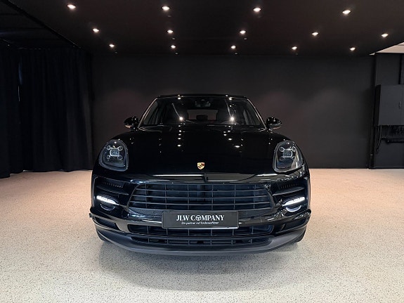 Porsche Macan S 2 of 16