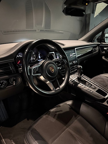 Porsche Macan S 12 of 16