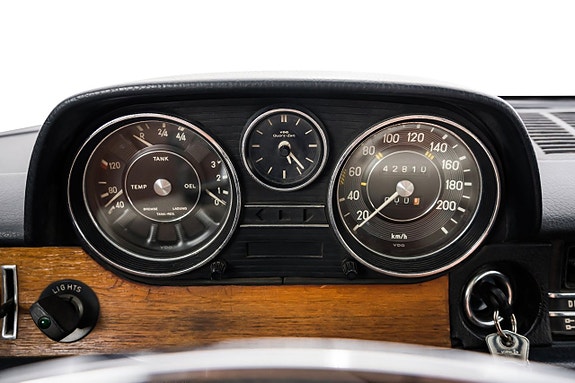 Mercedes-Benz W114 12 of 22