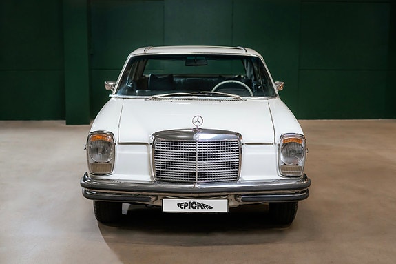 Mercedes-Benz W114 5 of 22