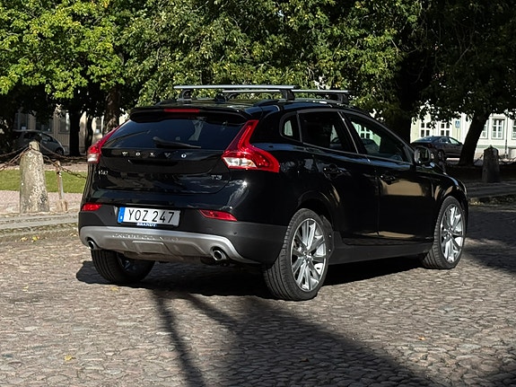 Volvo V40 Cross Country 3 of 24