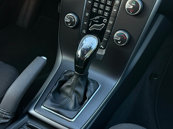 Volvo V40 Cross Country 19 of 24
