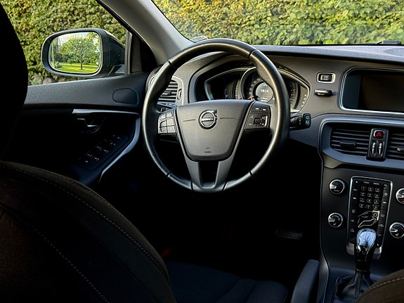 Volvo V40 Cross Country 20 of 24
