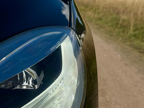 Volvo V40 Cross Country 7 of 24