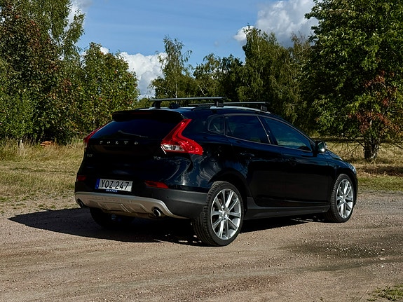 Volvo V40 Cross Country 10 of 24