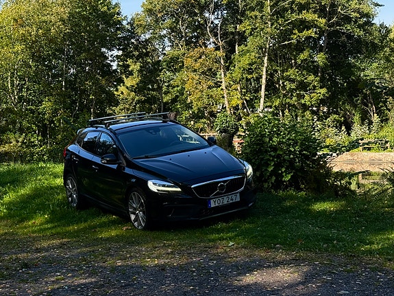 Volvo V40 Cross Country 4 of 24