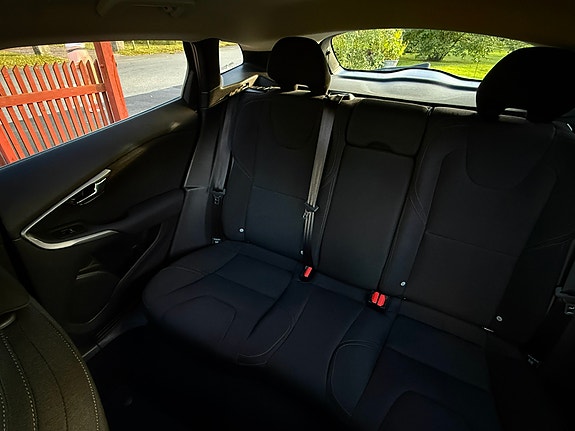 Volvo V40 Cross Country 16 of 24