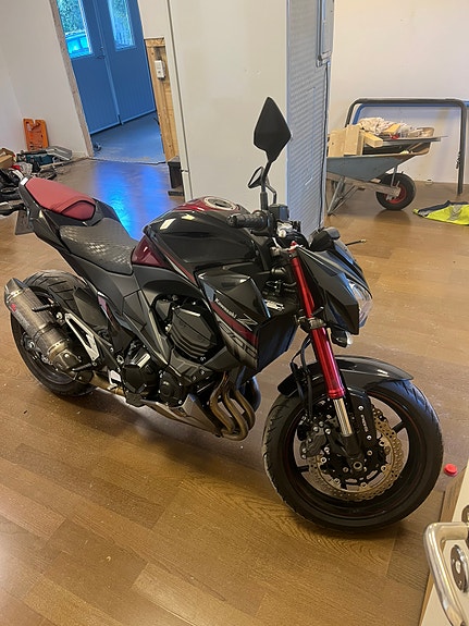 Kawasaki Z800 2 of 5