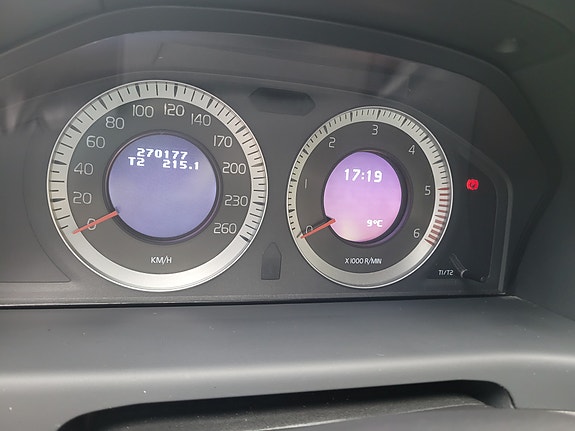 Volvo V70 5 of 9
