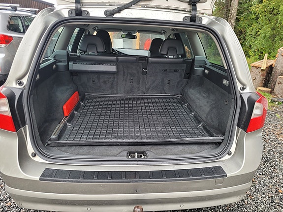 Volvo V70 8 of 9
