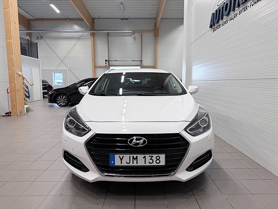 Hyundai i40 2 of 14