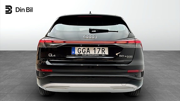 Audi Q4 e-tron 5 of 15