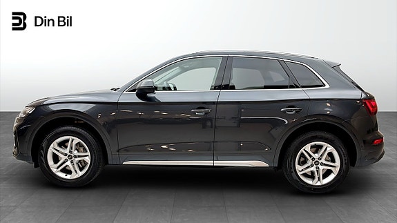 Audi Q5 2 of 15