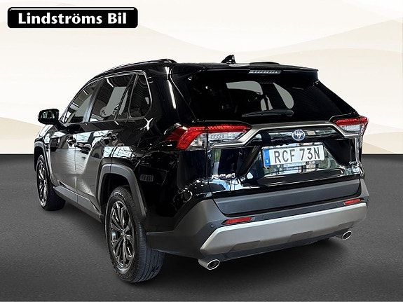 Toyota RAV4 4 of 18