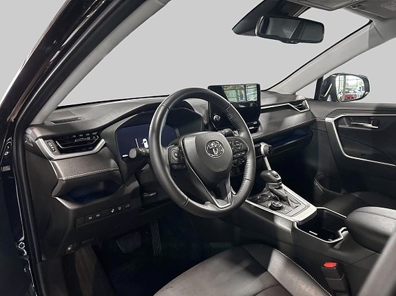 Toyota RAV4 13 of 18