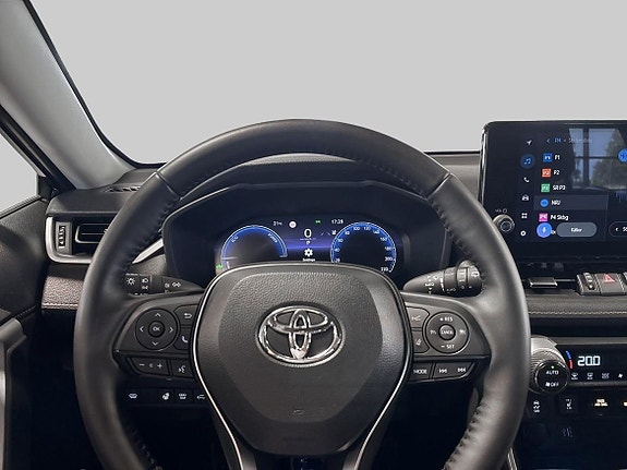 Toyota RAV4 14 of 18