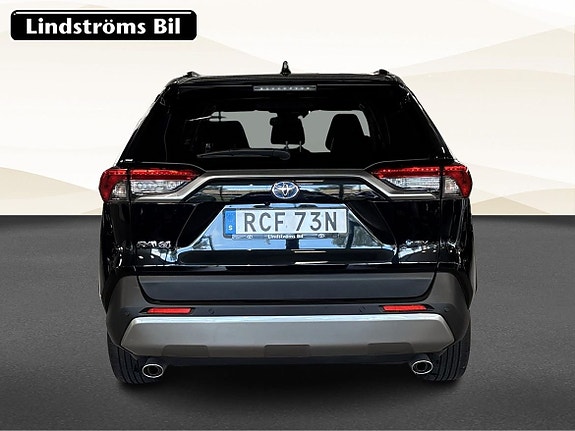 Toyota RAV4 8 of 18