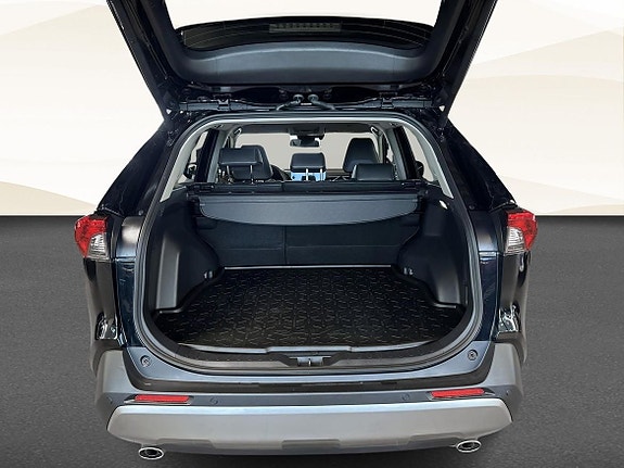 Toyota RAV4 12 of 18