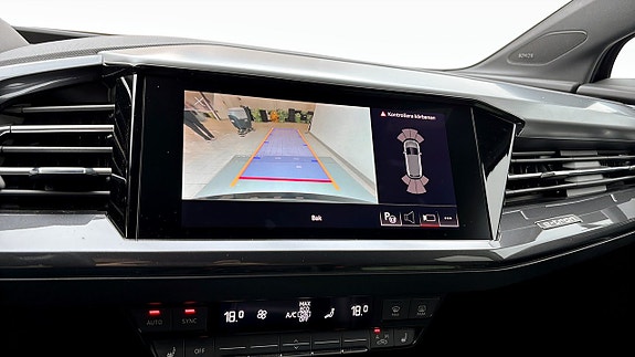 Audi Q4 e-tron 16 of 17