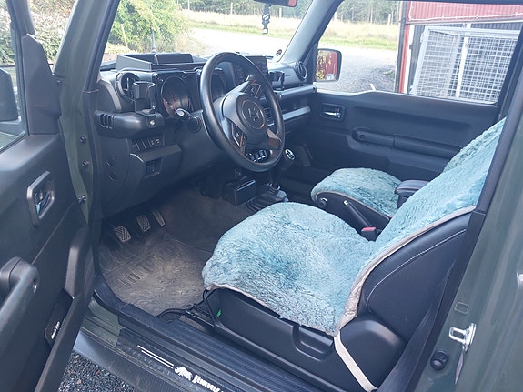 Suzuki Jimny 2 of 4