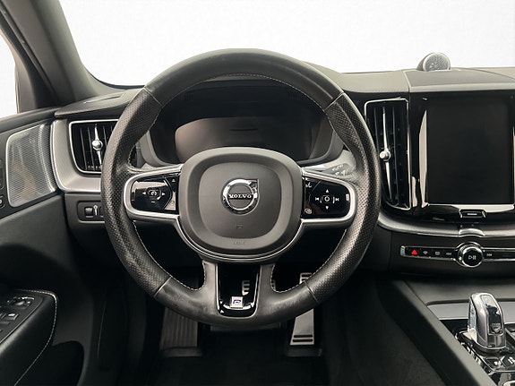 Volvo XC60 12 of 30