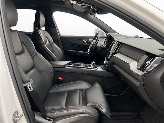 Volvo XC60 26 of 30