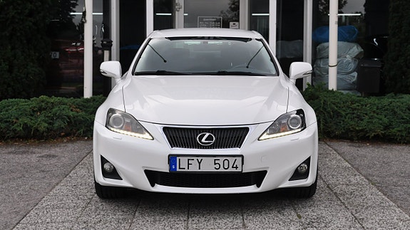 Lexus IS250 2 of 11