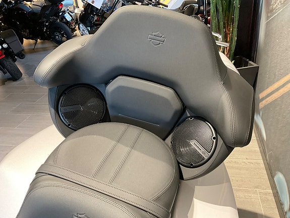 Harley-Davidson STREETGLIDE LIMITED 117 12 of 12