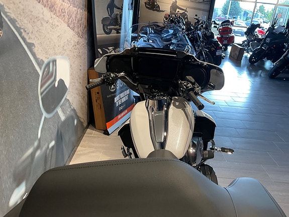 Harley-Davidson STREETGLIDE LIMITED 117 7 of 12