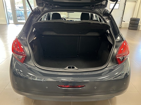 Peugeot 208 5 of 15