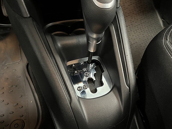Peugeot 208 14 of 15