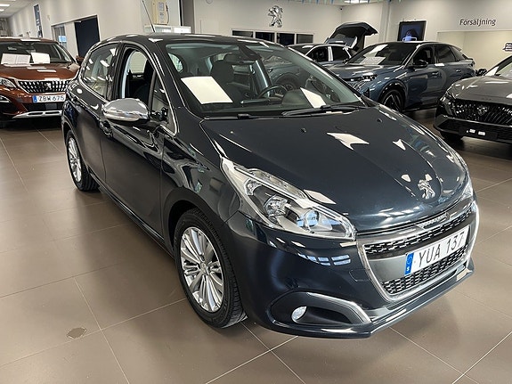 Peugeot 208 4 of 15