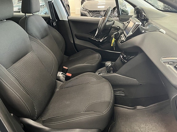 Peugeot 208 9 of 15